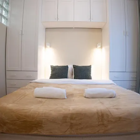 Apartment Planeta Dos Sonhos - Fast Wi-fi, 1bdr, Centre *