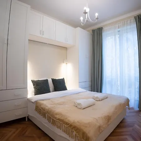 Apartment Planeta Dos Sonhos - Fast Wi-fi, 1bdr, Centre *